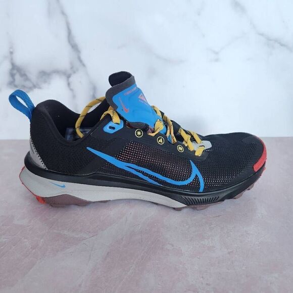 Nike 8.5 runner shoe black neon blue atheltic gym shoes trail runner Terra Kiger - Picture 1 of 6